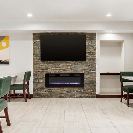 La Quinta Inn By Wyndham Victoria Extérieur photo