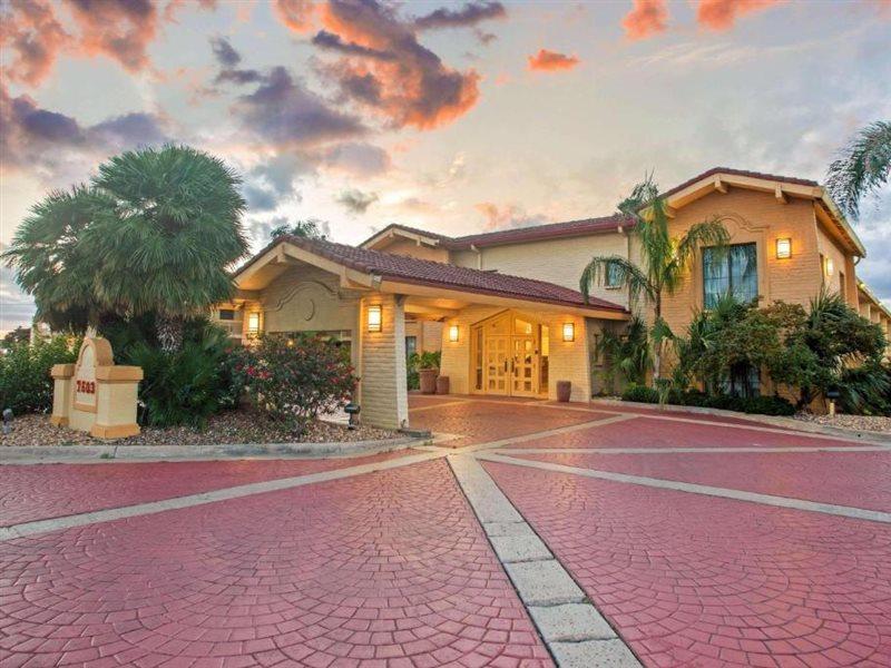 La Quinta Inn By Wyndham Victoria Extérieur photo