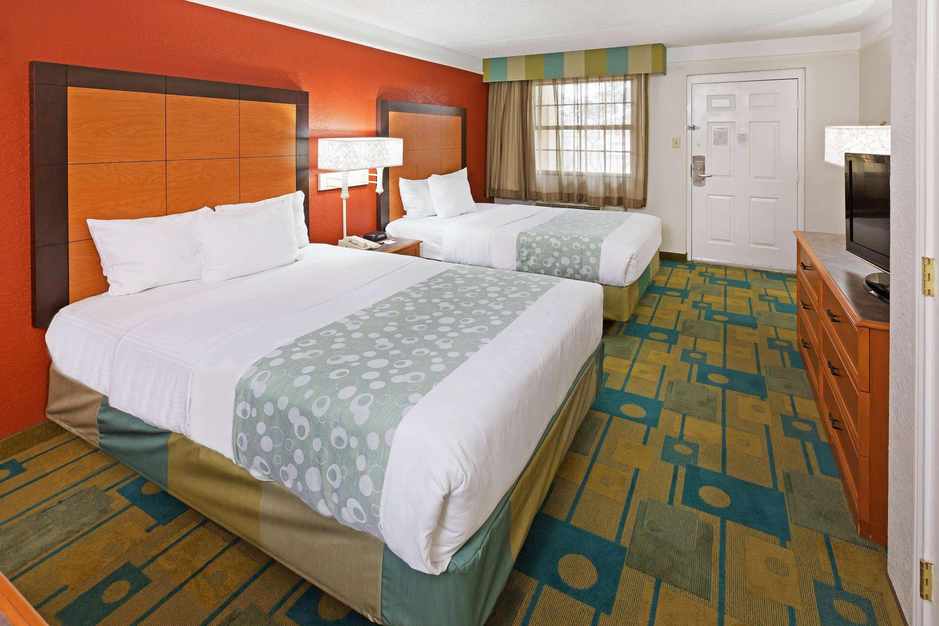 La Quinta Inn By Wyndham Victoria Extérieur photo