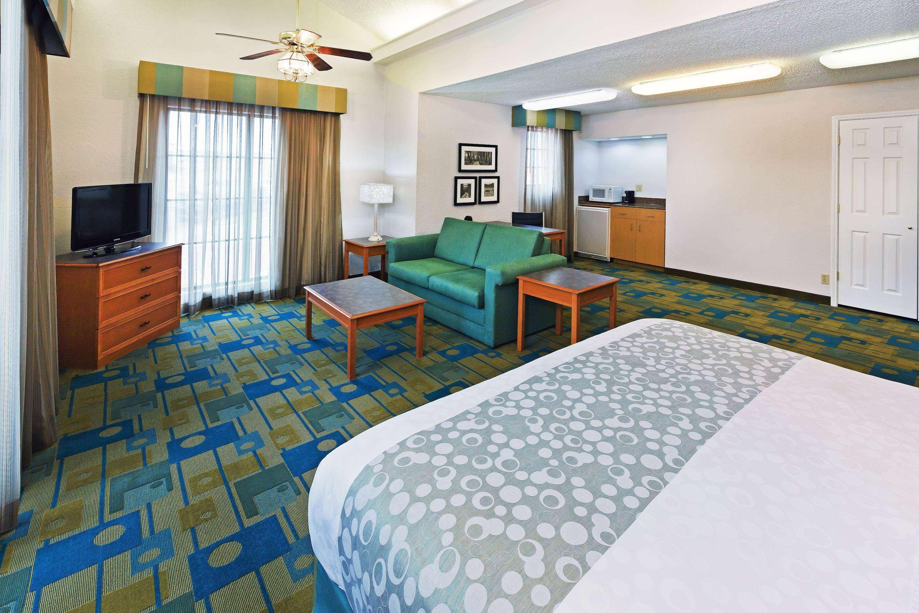 La Quinta Inn By Wyndham Victoria Extérieur photo