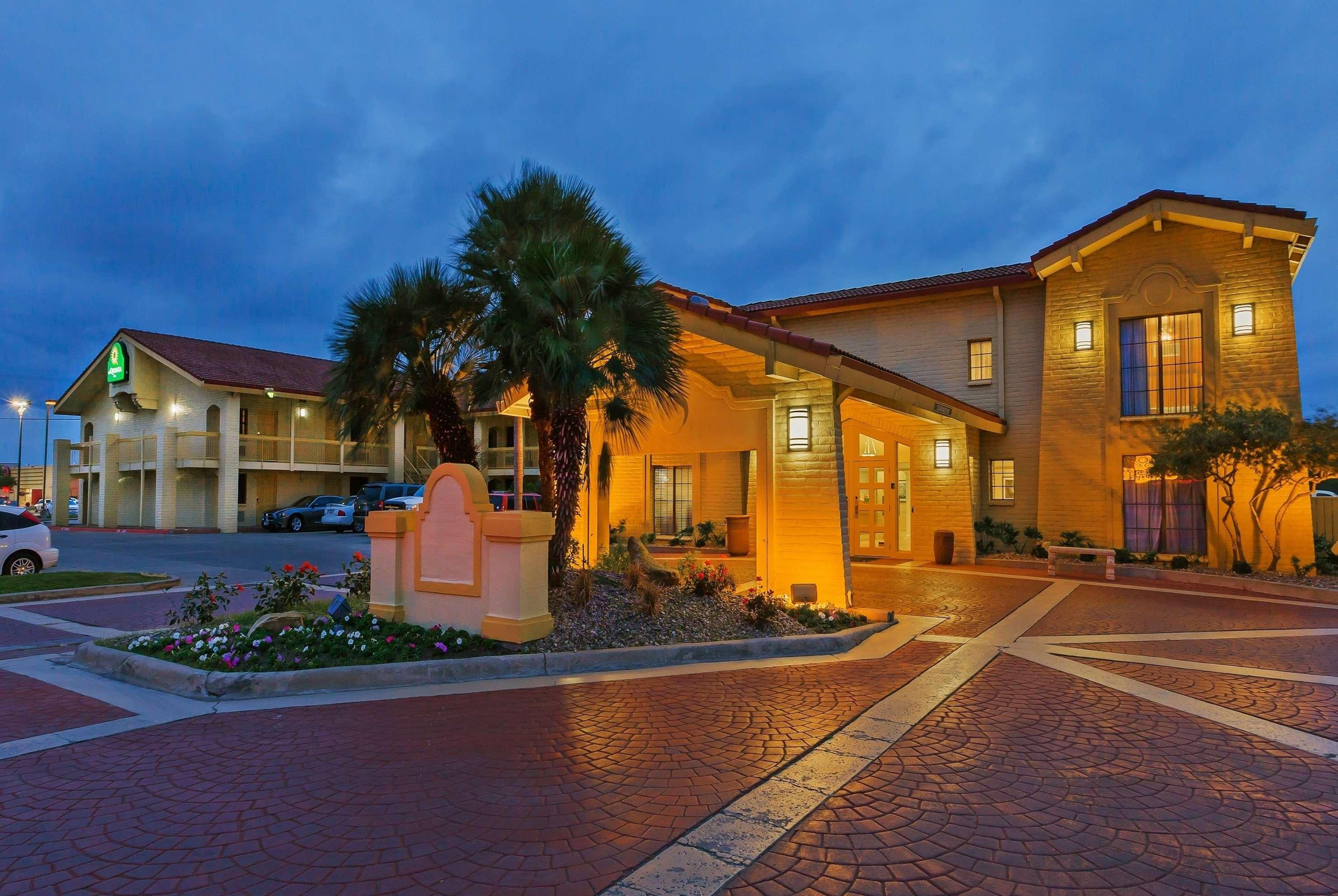 La Quinta Inn By Wyndham Victoria Extérieur photo