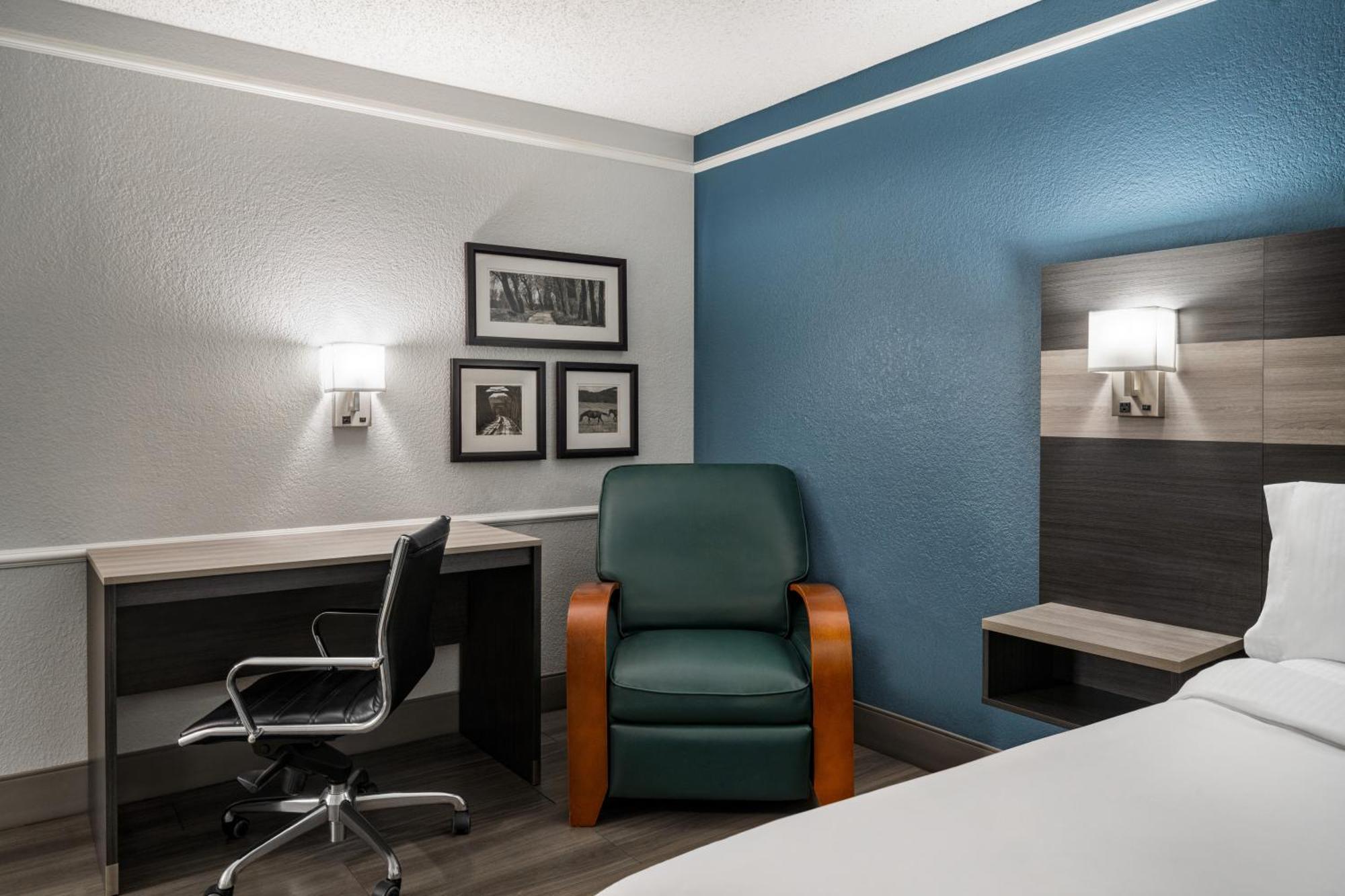 La Quinta Inn By Wyndham Victoria Extérieur photo